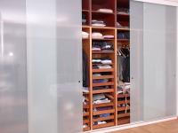 Einbauschrank mit Glasschiebetüren