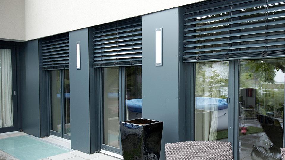 Bodentiefe PaX-Fenster mit Raffstoren