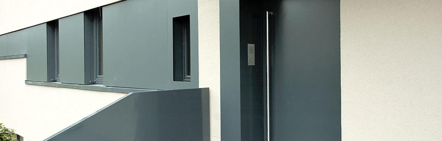 Vollflächige graue Haustür in Frankfurt